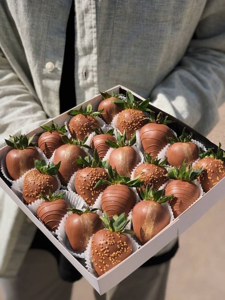 Strawberry kzt 784346 клубника 30 см