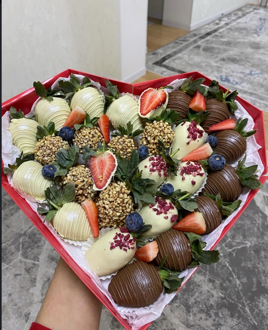 101 Rose Клубника в шоколаде сердечка 35 шт 30